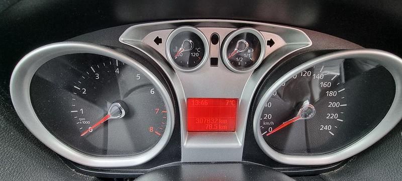 Gebraucht Ford Focus 116 PS (85 kW) 2009 Grau Limousine