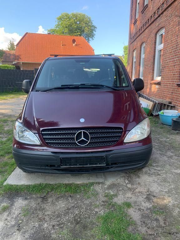 Gebraucht Mercedes Vito 150 PS (110 kW) 2009 Rot Van