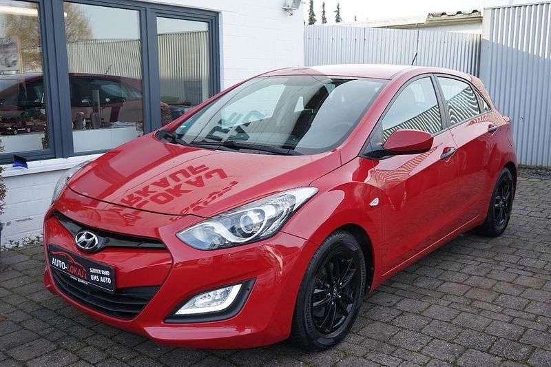 Gebraucht Hyundai i30 150 PS (110 kW) 2012 Rot Limousine