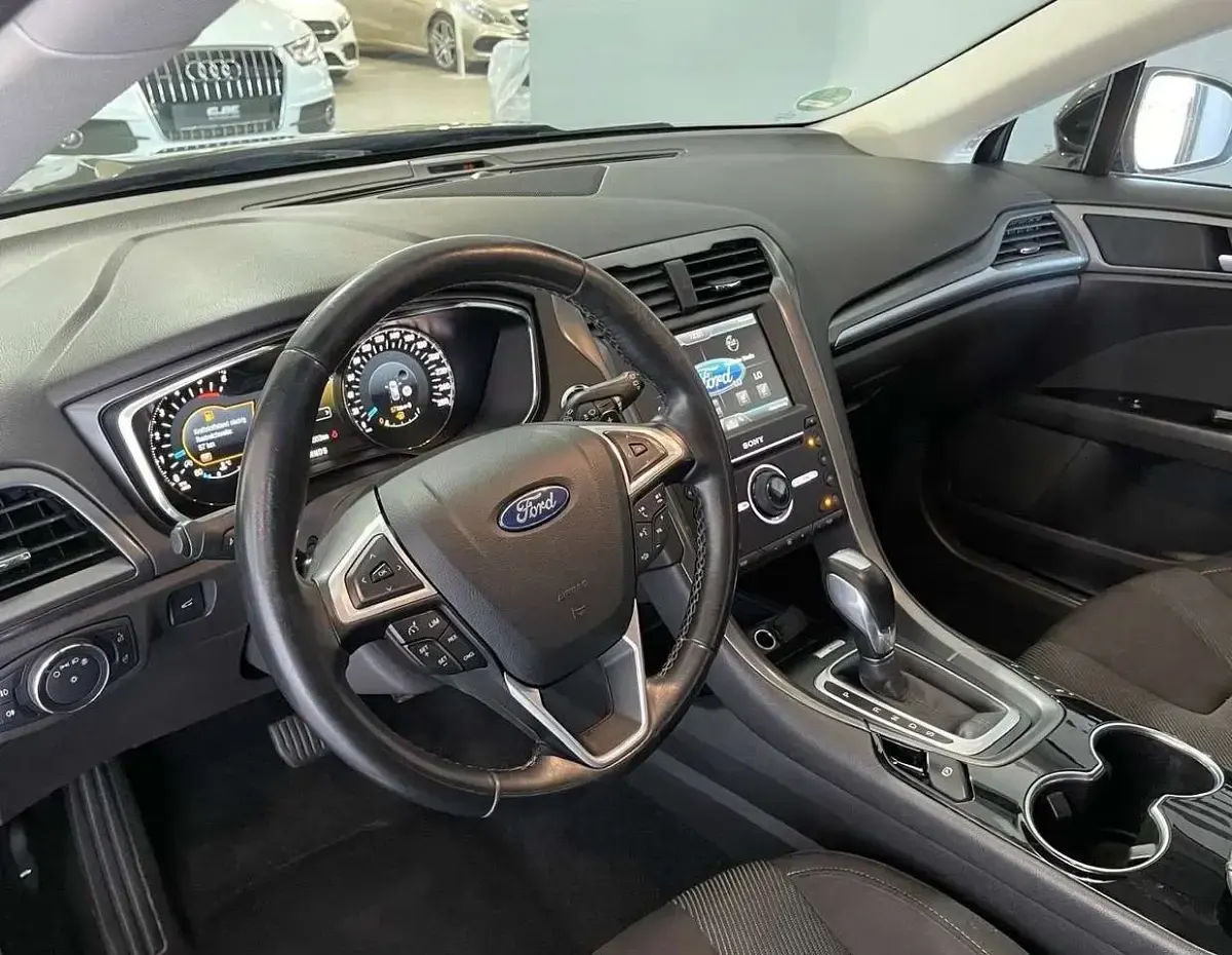 Gebraucht Ford Mondeo Titanium 179 PS (131 kW) 2016 Schwarz Kombi