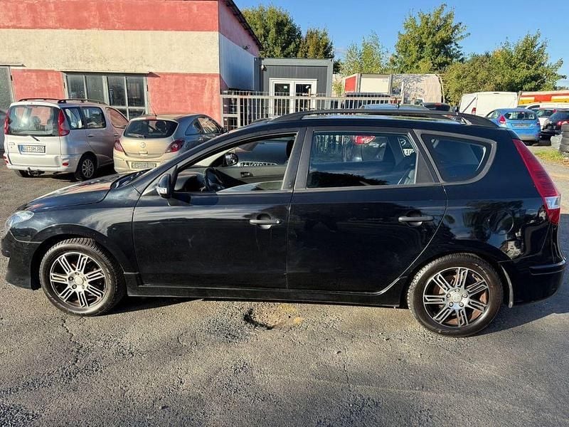 Gebraucht Hyundai i30 Edition 109 PS (80 kW) 2012 Schwarz Kombi