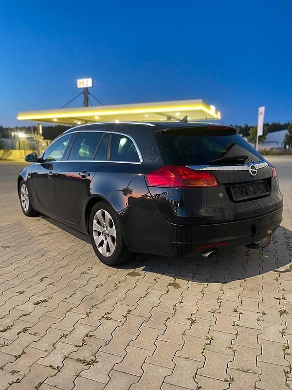 Gebraucht Opel Insignia 160 PS (117 kW) 2011 Schwarz Kombi