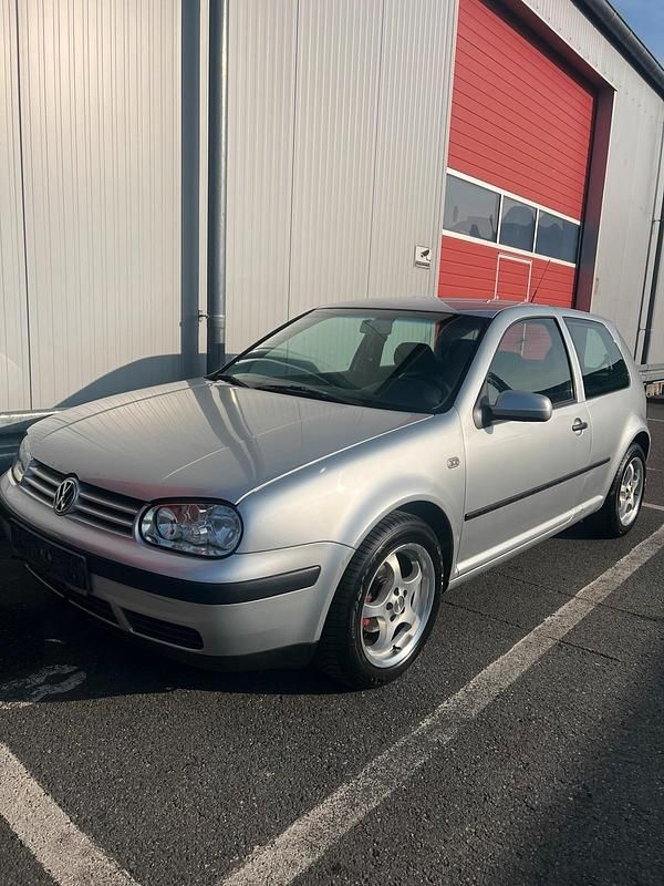 Gebraucht VW Golf IV 75 PS (55 kW) 2002 Silber Kleinwagen