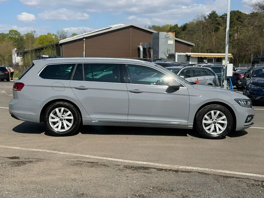 Gebraucht VW Passat Business 150 PS (110 kW) 2023 Grau Kombi