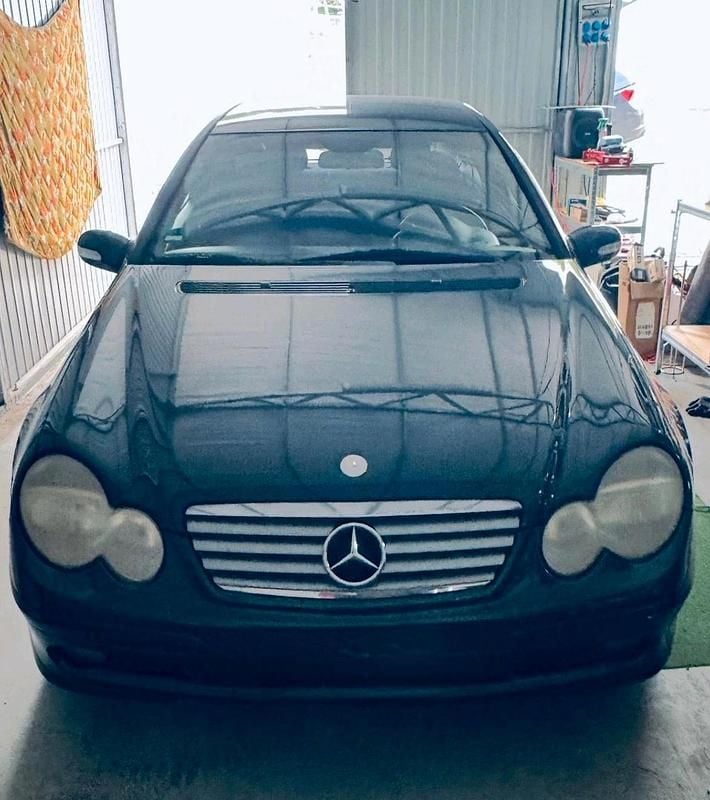 Blau Gebraucht 2002 Mercedes 200 Coupé | 1.500 € - Bild 1/4