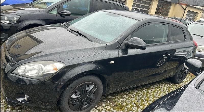 Gebraucht Kia Ceed LX 109 PS (80 kW) 2009 Schwarz Kleinwagen