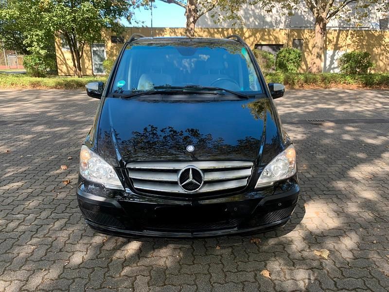 Schwarz Gebraucht 2012 Mercedes Viano Van / Kleinbus | 13.500 € (Guter Preis) - Bild 1/4