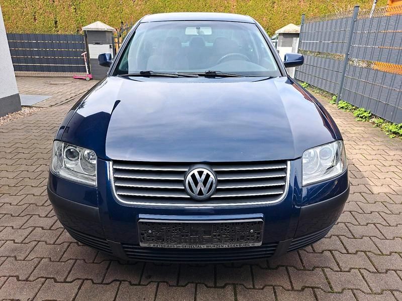 Usata VW Passat 131 CV (96 kW) 2002 Blu Berlina