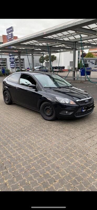 Schwarz Gebraucht 2010 Ford Focus Viva Limousine | 2.200 € (Superpreis) - Bild 1/4