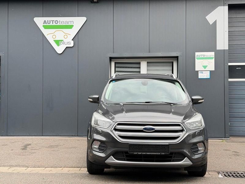 Używany Ford Kuga Trend 150 KM (110 kW) 2017 Szary SUV