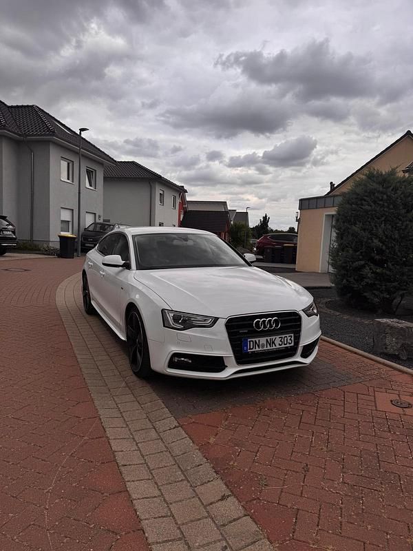 Weiß Gebraucht 2011 Audi A5 S-Line Coupé | 16.500 € - Bild 1/4