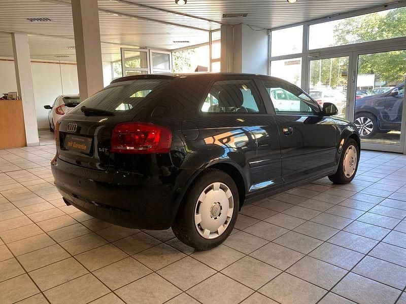 Second-hand Audi A3 Attraction 125 CP (91 kW) 2010 Negru Hatchback