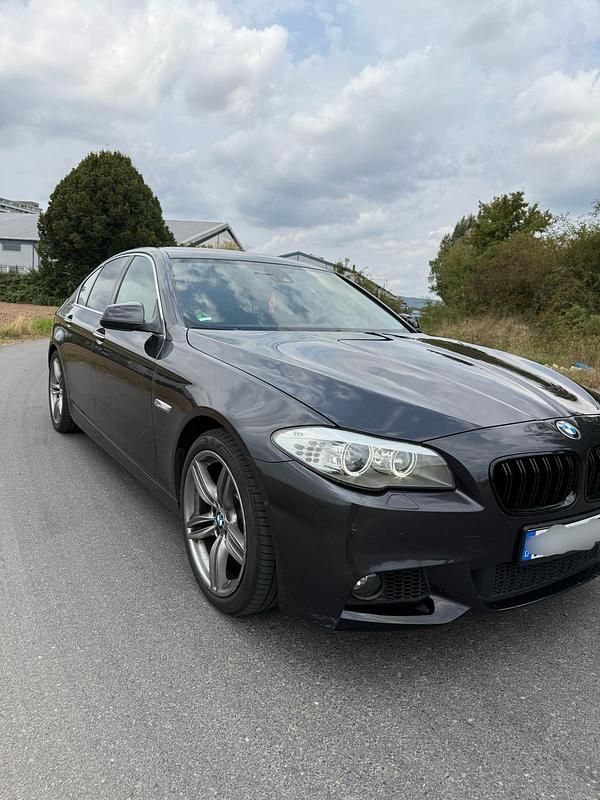 Gebraucht BMW 520 184 PS (135 kW) 2012 Grau Limousine