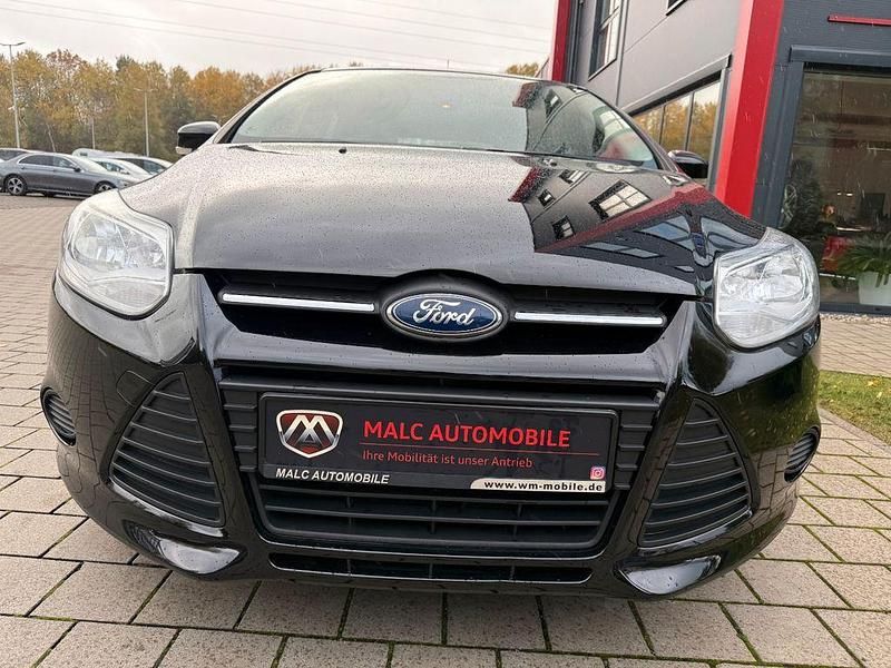 Gebraucht Ford Focus Trend 105 PS (77 kW) 2013 Schwarz Limousine