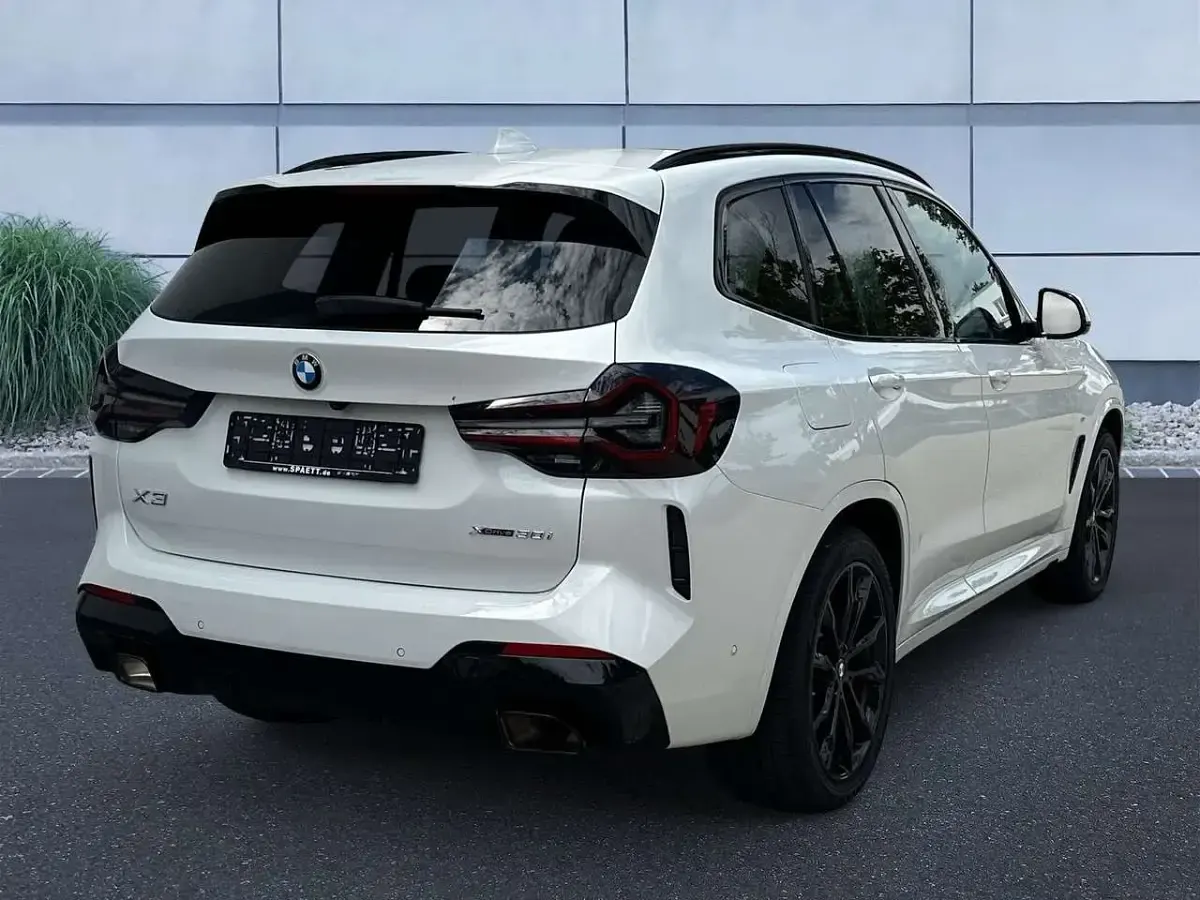 Gebraucht BMW X3 M Sport 245 PS (180 kW) 2023 Alpinweiß uni SUV