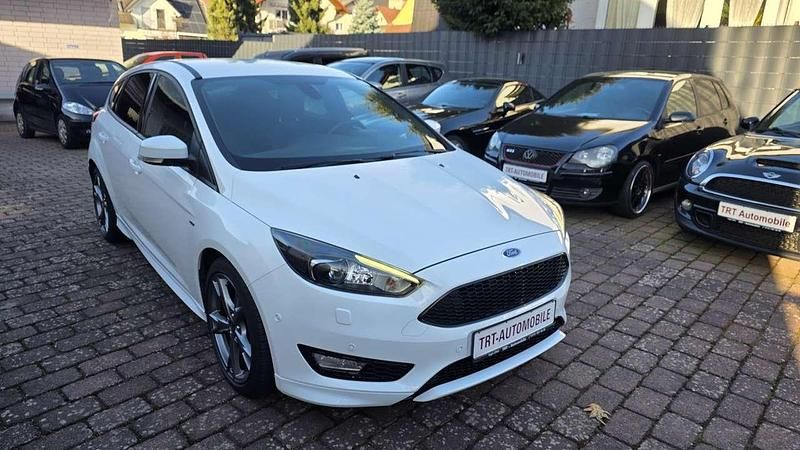 Gebraucht Ford Focus ST-Line 182 PS (133 kW) 2018 Frostweiß Kleinwagen