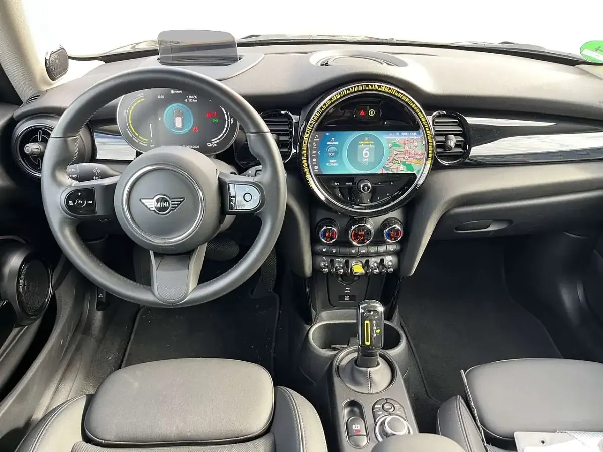 Gebraucht Mini Cooper SE 135 kW (184 PS) 2023 Schwarz Kleinwagen