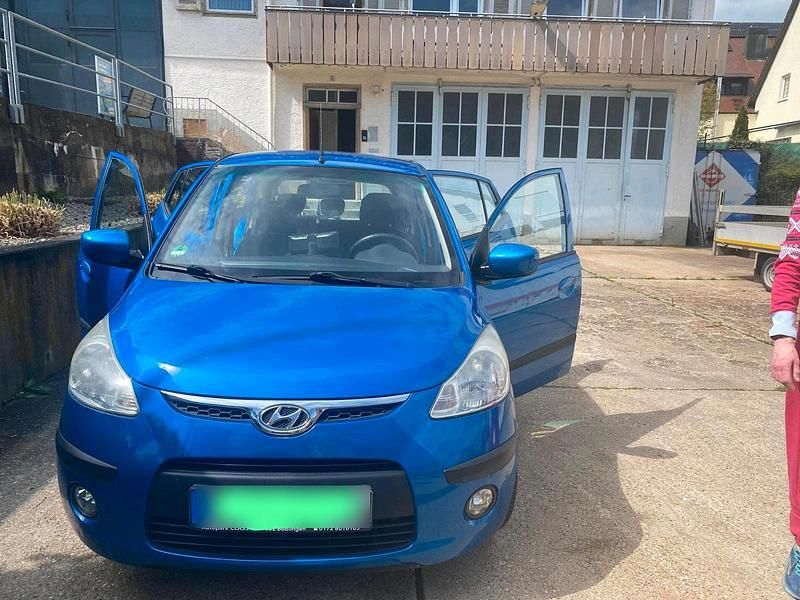 Second-hand Hyundai i10 73 CP (53 kW) 2009 Albastru Hatchback