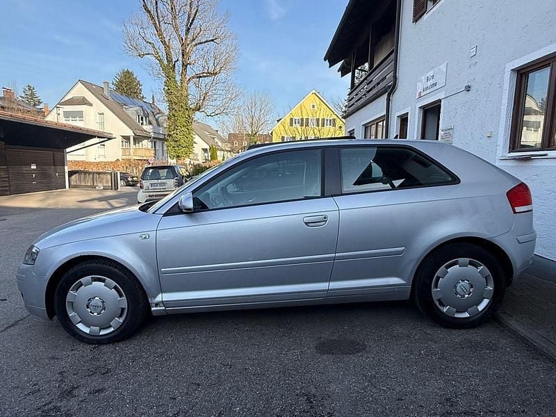 Gebraucht Audi A3 Attraction 102 PS (75 kW) 2004 Silber Kleinwagen