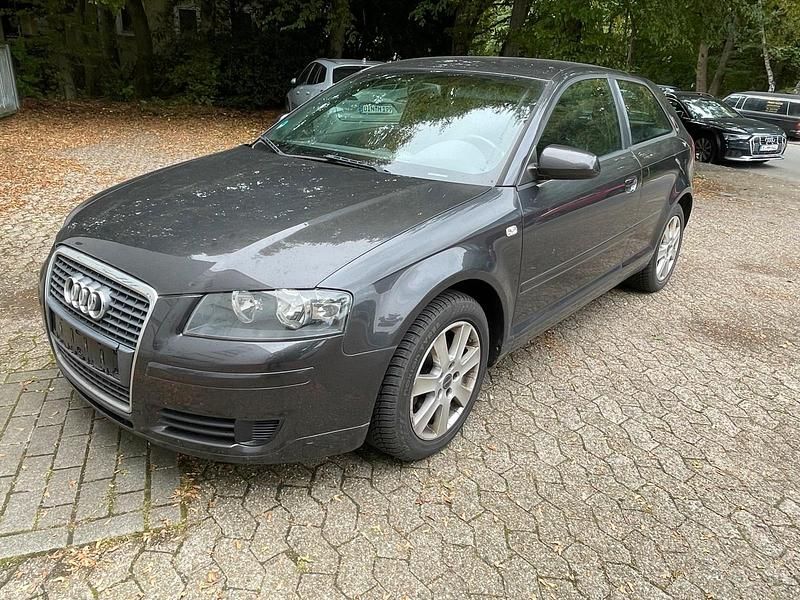 Grau Gebraucht 2005 Audi A3 Kleinwagen | 999 € (Superpreis) - Bild 1/4