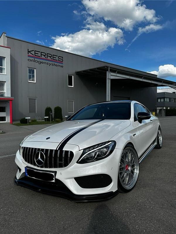 Weiß Gebraucht 2017 Mercedes C43 AMG AMG Coupé | 41.000 € - Bild 1/4