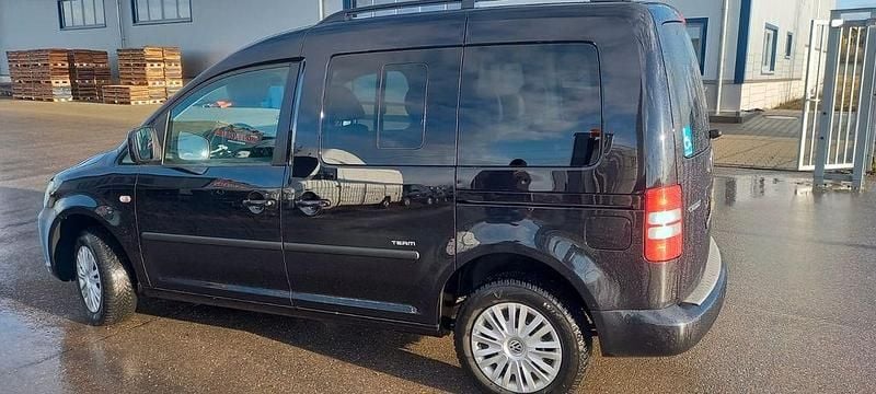 Gebraucht VW Caddy Team 102 PS (75 kW) 2014 Schwarz Van / Kleinbus