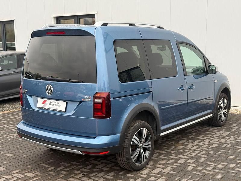 Usata VW Caddy 122 CV (89 kW) 2017 Blu Monovolume