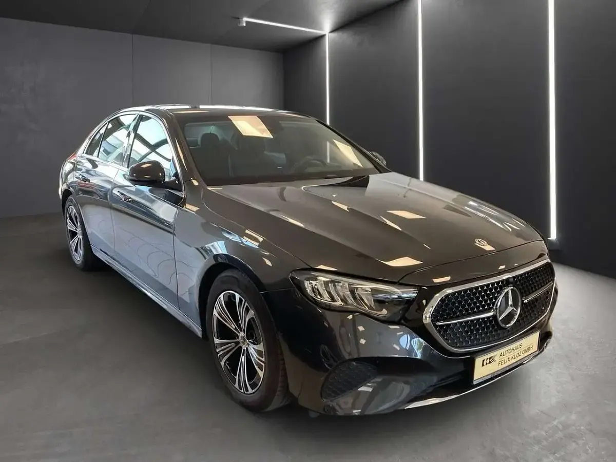 Gebraucht Mercedes E200 Avantgarde 204 PS (150 kW) 2025 Grau Limousine