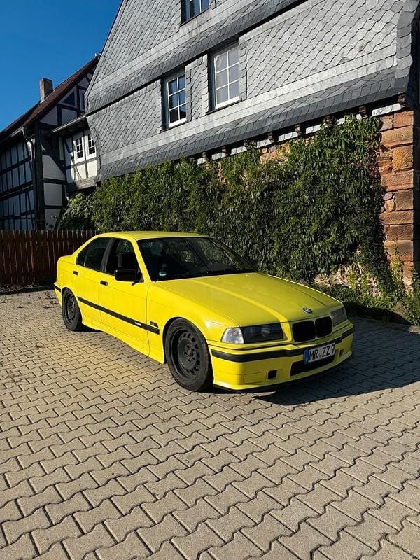 Gelb Gebraucht 1996 BMW 320 Limousine | 2.000 € (Superpreis) - Bild 1/4