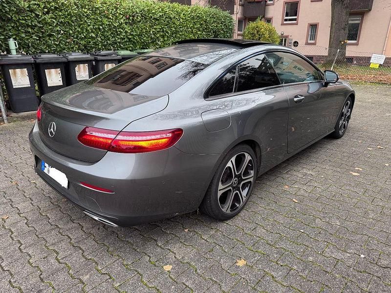 Second-hand Mercedes E220 194 CP (142 kW) 2017 Negru Coupe