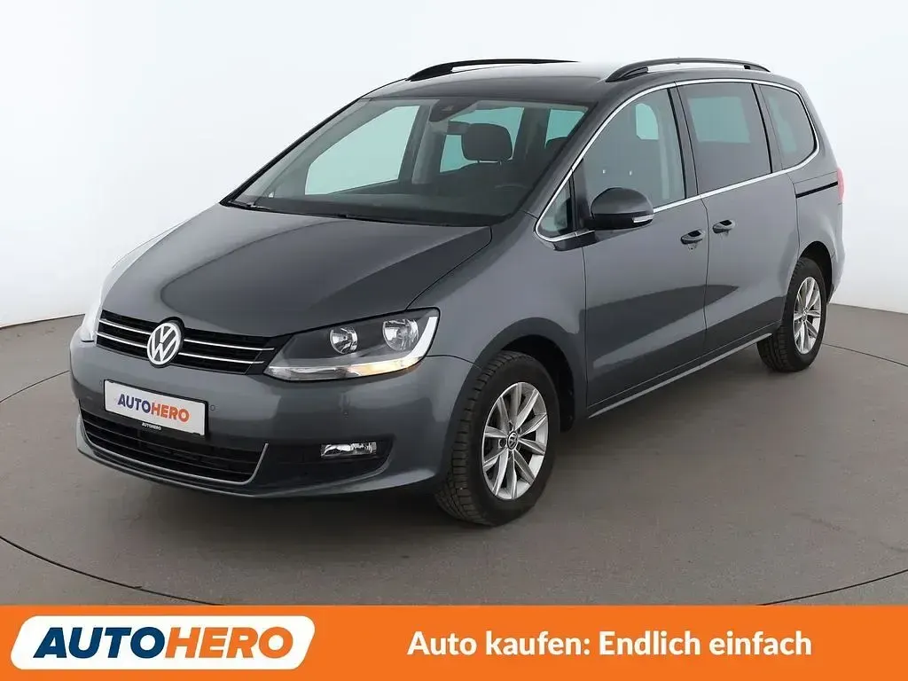 Gebraucht VW Sharan Comfortline 150 PS (110 kW) 2019 Van / Kleinbus