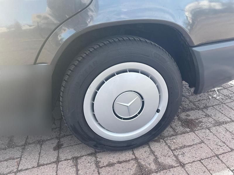 Gebraucht Mercedes E200 1987 Grau Limousine