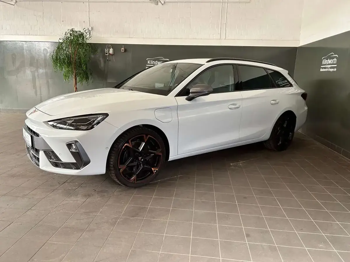 Gebraucht Cupra Leon VZ 272 PS (200 kW) 2025 Weiß Limousine