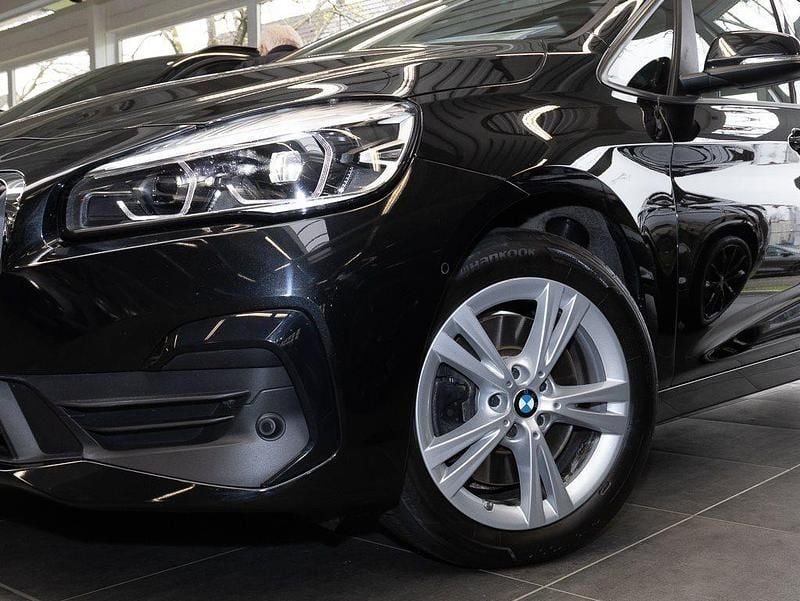 Gebraucht BMW 218 Advantage 150 PS (110 kW) 2023 Schwarz Van / Kleinbus