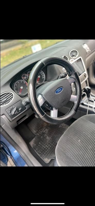 Blau Gebraucht 2006 Ford Focus Kleinwagen | 2.000 € (Fairer Preis) - Bild 1/4
