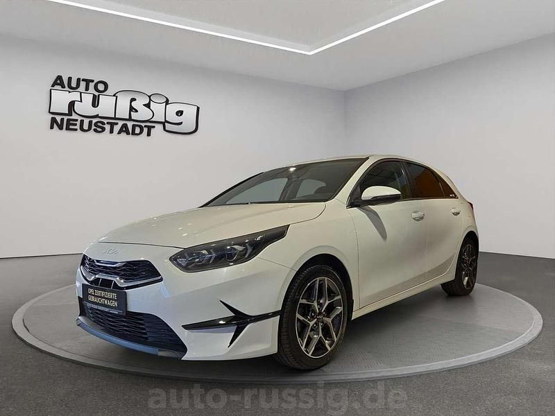 Gebraucht Kia Ceed 160 PS (117 kW) 2024 Weiß Kleinwagen