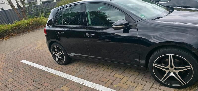 Schwarz Gebraucht 2010 VW Golf VI Kleinwagen | 3.600 € (Fairer Preis) - Bild 1/4