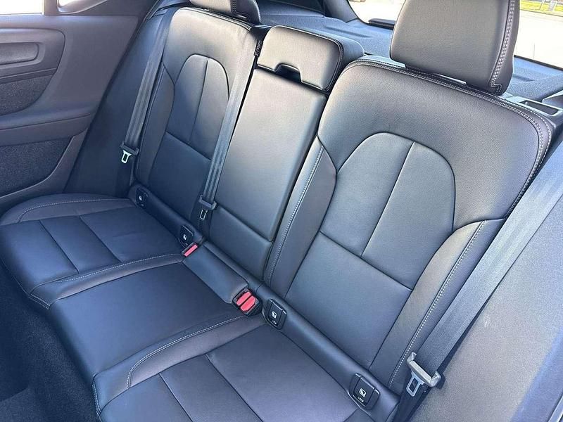 Gebraucht Volvo XC40 Plus 163 PS (119 kW) 2025 Blau SUV