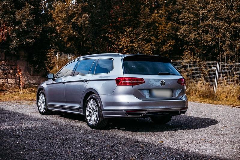 Gebraucht VW Passat Highline 150 PS (110 kW) 2018 Silber Kombi