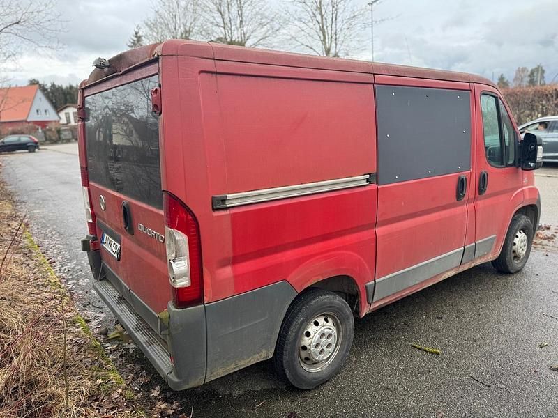 Gebraucht Fiat Ducato 115 PS (84 kW) 2011 Rot Van