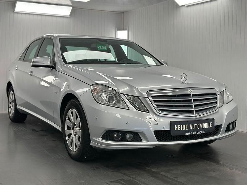 Second-hand Mercedes E200 184 CP (135 kW) 2010 Argintiu Berlinǎ