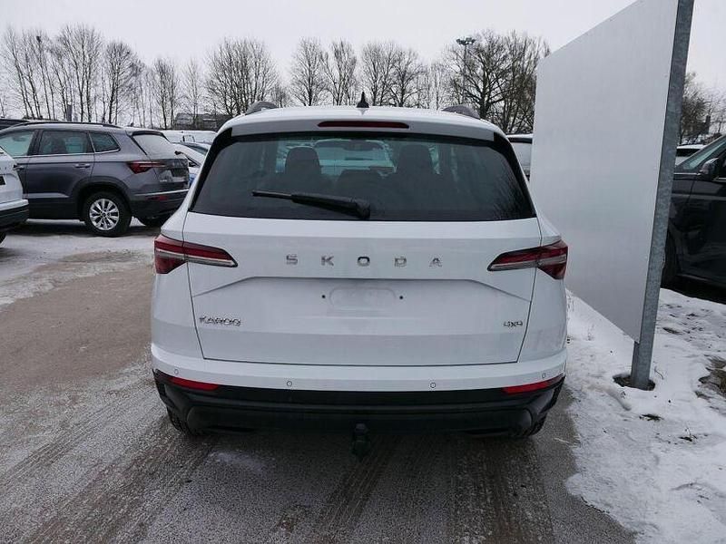 Neu Skoda Karoq Selection 150 PS (110 kW) 2025 Moonweiß perleffekt SUV