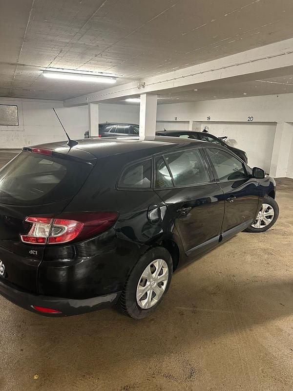 Gebraucht Renault Mégane GrandTour Expression 90 PS (66 kW) 2012 Schwarz Kombi