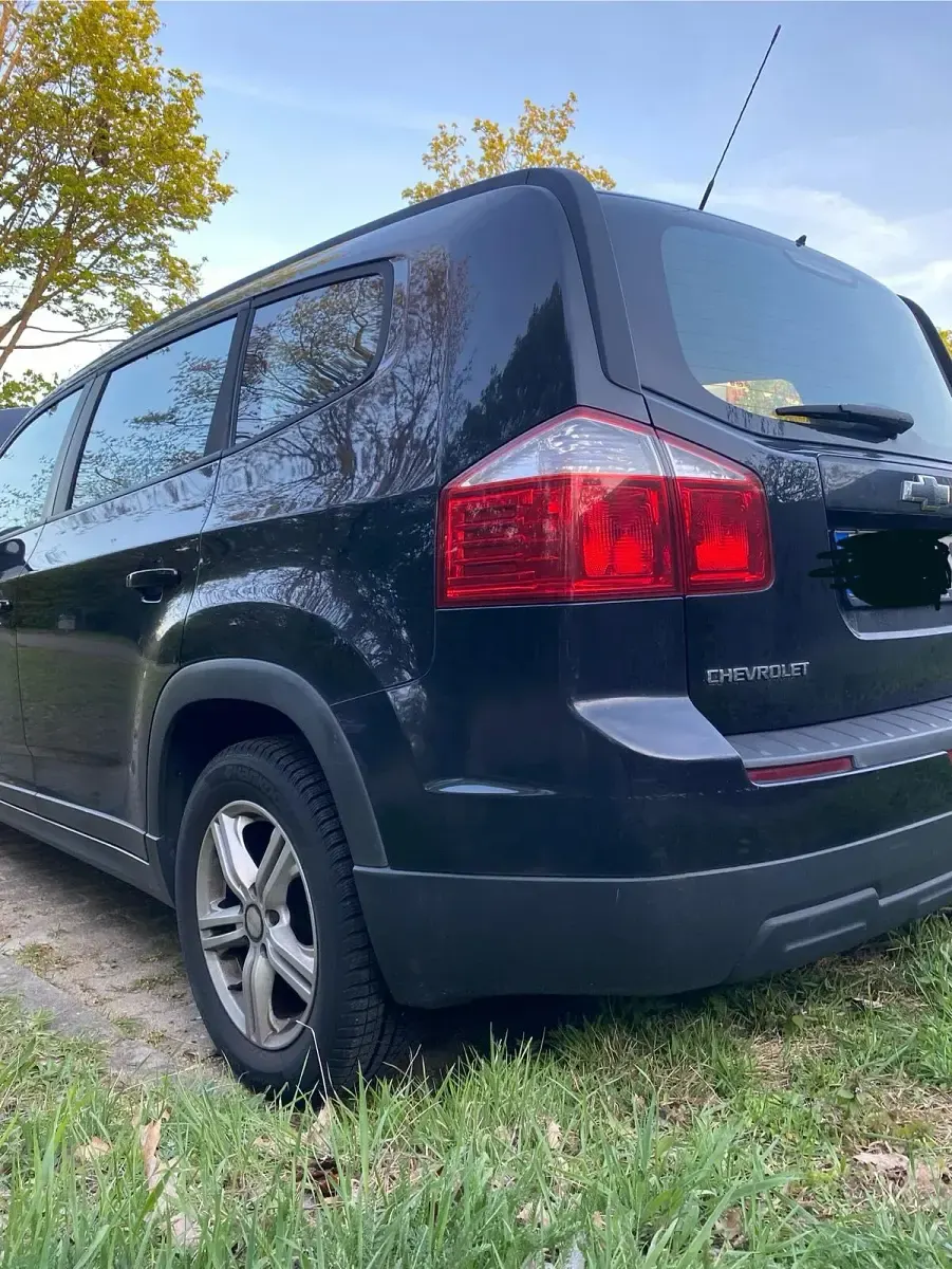 Używany Chevrolet Orlando 141 KM (103 kW) 2012 Czarny Minivan