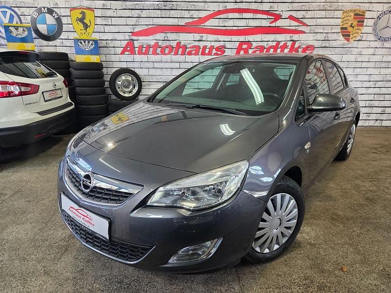 Gebraucht Opel Astra 140 PS (102 kW) 2012 Grau Limousine