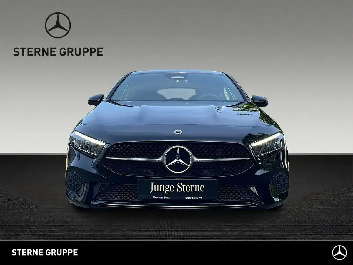 Gebraucht Mercedes A200 Progressive 163 PS (119 kW) 2025 lack kosmosschwarz Limousine