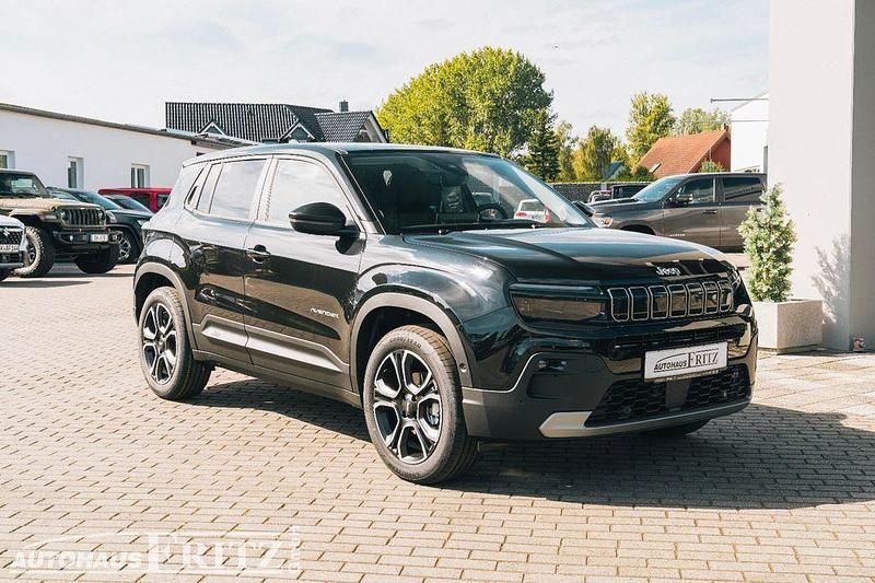 Neu Jeep Avenger Summit 101 PS (74 kW) 2025 Schwarz SUV