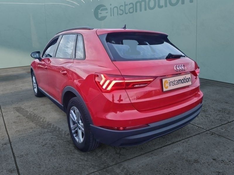 Gebraucht Audi Q3 Ambiente 150 PS (110 kW) 2020 Rot SUV