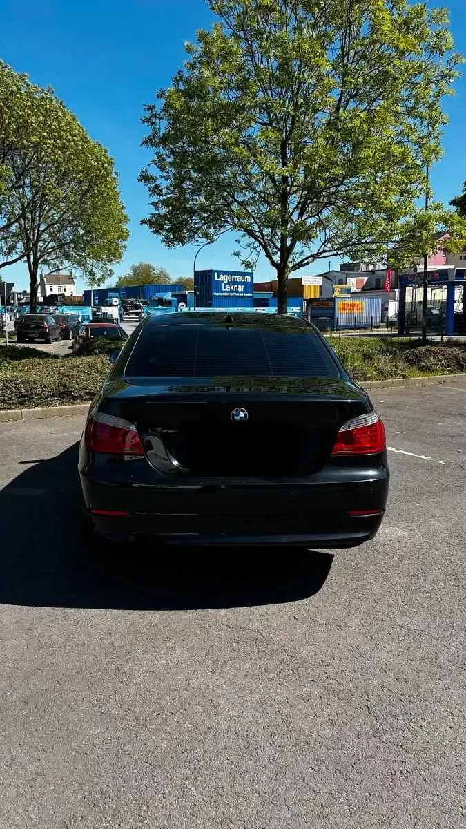 Second-hand BMW 525 218 CP (160 kW) 2008 Negru Berlinǎ
