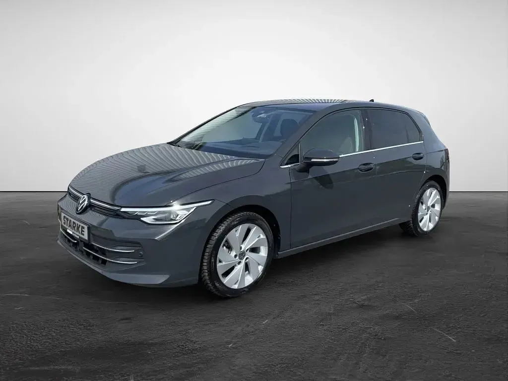 Gebraucht VW Golf VIII Style 150 PS (110 kW) 2025 Grau (uranograu) Limousine